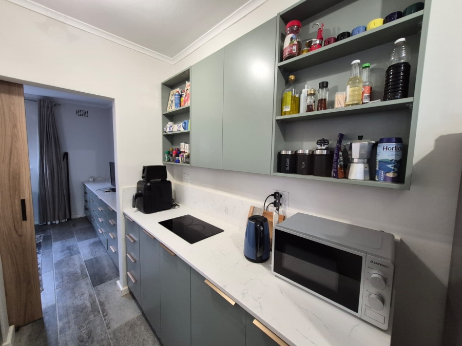 To Let 1 Bedroom Property for Rent in Kenilworth Western Cape